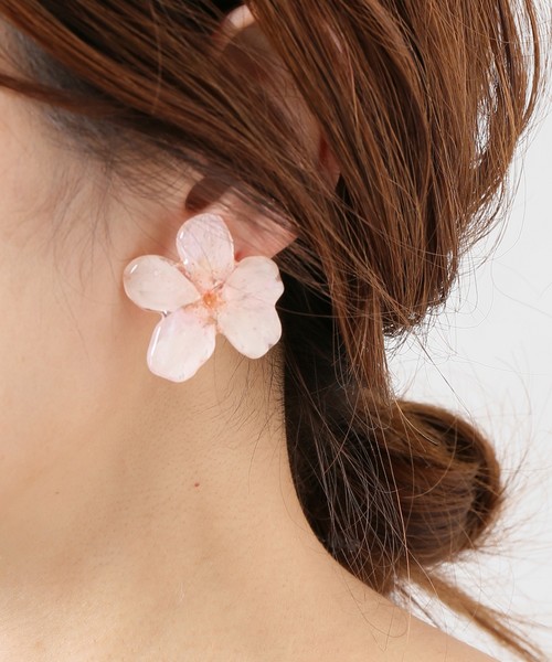 La Totalite ラトータリテ の Alpaca To Hana サクライヤリング イヤリング Wear