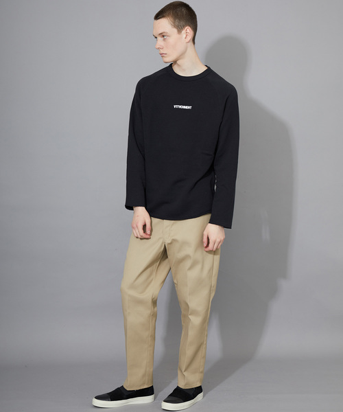 ATTACHMENT(アタッチメント)の「【ATTACHMENT】《WEB限定》ロゴプリントカットオフトレーナー(スウェット・メンズ・ブラック/ホワイト・2/3)」の8枚目の写真