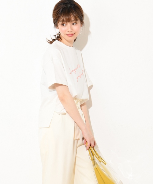 natural couture（ナチュラルクチュール）の「どっちが好き？ロゴT（Tシャツ/カットソー・レディース・ベージュ/オフホワイト/ミント/スミクロ・FREE）」の6枚目の写真