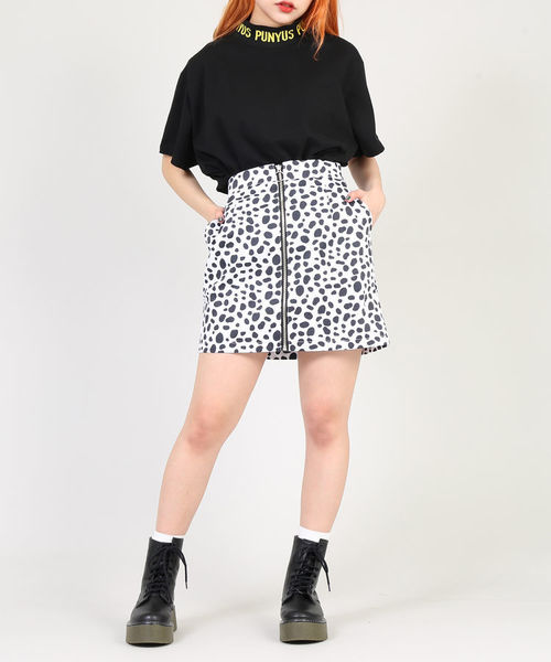 PUNYUS(プニュズ)の「アニマル柄フロントZIPミニスカート(スカート・レディース・ホワイト/ベージュ・1/2/4/3)」の1枚目の写真