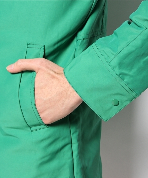 WHO'S WHO gallery（フーズフーギャラリー）の「【WEB限定価格】T/Cボンディングコート（ステンカラーコート・メンズ・ベージュ/ネイビー/アイボリー/ブルー/レッド/グリーン・MEDIUM/LARGE）」の18枚目の写真