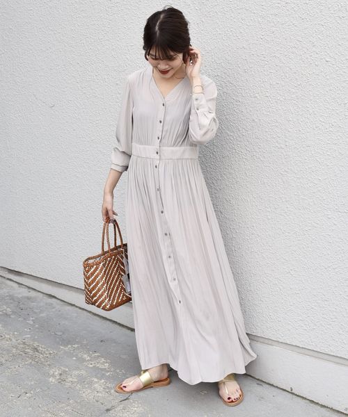 SHIPS(シップス)の「ソリッドVネックワンピース◇(ワンピース・レディース・ライトグレー/ネイビー/ライトグリーン・ONE SIZE)」の2枚目の写真