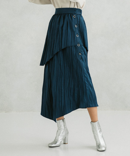 UNITED TOKYO（ユナイテッドトウキョウ）の「テクスチャ―プリーツスカート（スカート・レディース・ブルー/ブラック/ベージュ/サックスブルー・1）」の4枚目の写真
