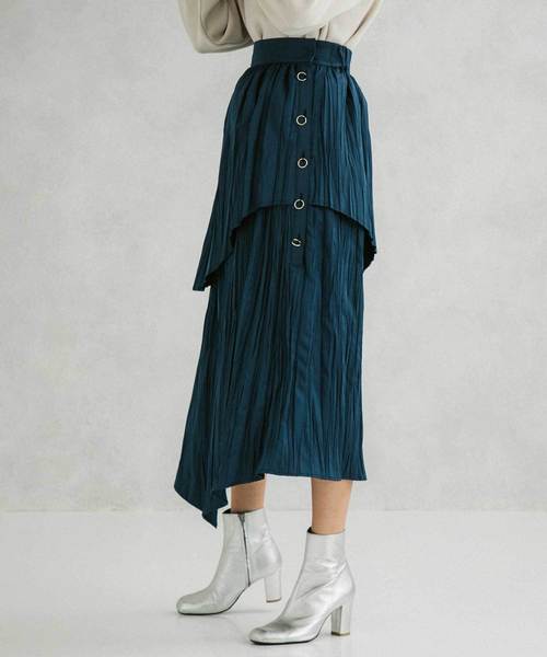 UNITED TOKYO（ユナイテッドトウキョウ）の「テクスチャ―プリーツスカート（スカート・レディース・ブルー/ブラック/ベージュ/サックスブルー・1）」の6枚目の写真