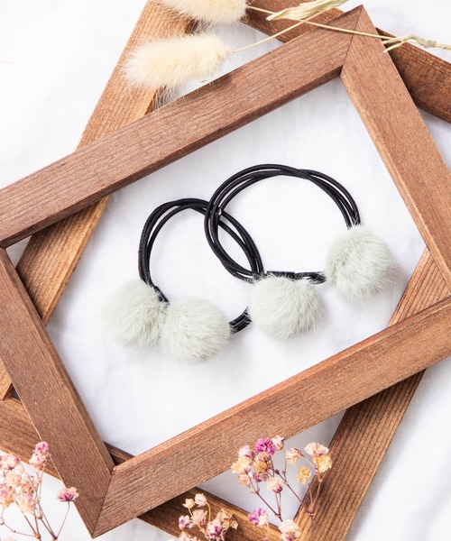 WEGO（ウィゴー）の「WEGO/【２点セット】ポンポンゴム（ヘアゴム・レディース・ブラック/ベージュ/ピンク/グリーン・FREE）」の3枚目の写真