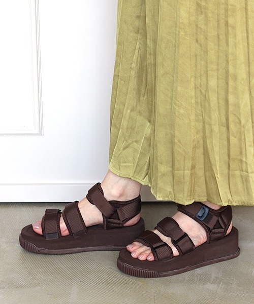 JELLY BEANS(ジェリービーンズ)の「ワイドベルトスポーツサンダル(210-237)JELLY BEANS(ジェリービーンズ)(サンダル・レディース・ブラック/ベージュ/ダークブラウン・S/M/L)」の3枚目の写真