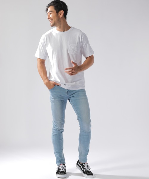 BAYFLOW(ベイフロー)の「エンボスロゴポケットTシャツ S/S(Tシャツ/カットソー・メンズ・ブルー/チャコール/ホワイト・MEDIUM/LARGE/SMALL)」の4枚目の写真