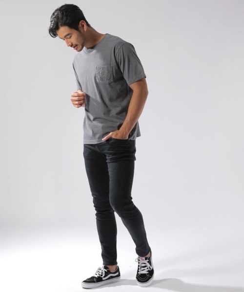 BAYFLOW(ベイフロー)の「エンボスロゴポケットTシャツ S/S(Tシャツ/カットソー・メンズ・ブルー/チャコール/ホワイト・MEDIUM/LARGE/SMALL)」の5枚目の写真