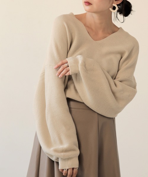 Bab（バブ）の「【WEB限定】抜け衿カラーニットプルオーバー（ニット/セーター・レディース・ベージュ/パープル/ブラウン/イエロー・FREE）」の3枚目の写真