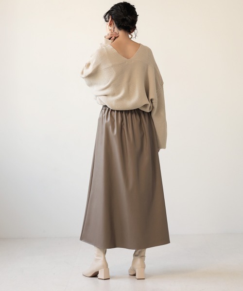 Bab（バブ）の「【WEB限定】抜け衿カラーニットプルオーバー（ニット/セーター・レディース・ベージュ/パープル/ブラウン/イエロー・FREE）」の9枚目の写真