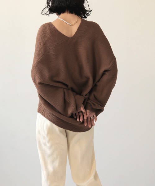 Bab（バブ）の「【WEB限定】抜け衿カラーニットプルオーバー（ニット/セーター・レディース・ベージュ/パープル/ブラウン/イエロー・FREE）」の20枚目の写真