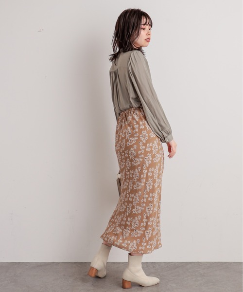 natural couture（ナチュラルクチュール）の「ややマーメイドシンプル花柄スカート（スカート・レディース・ブラック/ベージュ/アイボリー・FREE）」の6枚目の写真