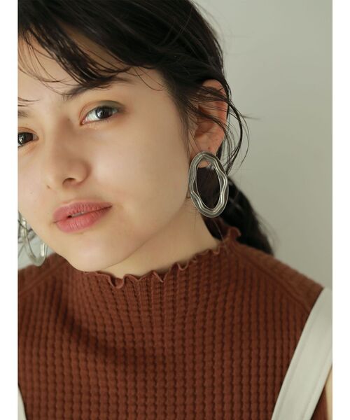 LAGUNAMOON（ラグナムーン）の「シズクフォルムピアス（ピアス（両耳用）・レディース・シルバー/ゴールド・FREE）」の4枚目の写真