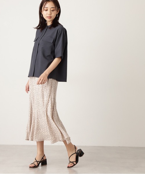 N.（N. Natural Beauty Basic）（エヌエヌナチュラルビューティーベーシック）の「◆ドライポプリンハーフスリーブシャツ（シャツ/ブラウス・レディース・チャコールグレー/オフホワイト/カーキ/ブルー・MEDIUM）」の8枚目の写真