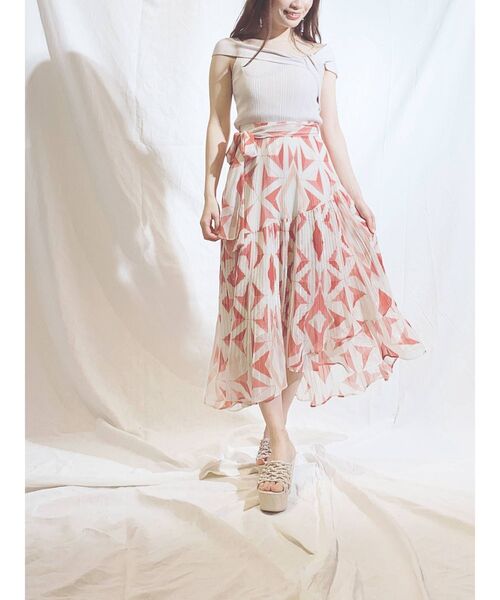 MERCURYDUO（マーキュリーデュオ）の「ジオメトリックプリーツティアードスカート（スカート・レディース・イエロー/ブルー/オレンジ・FREE）」の13枚目の写真