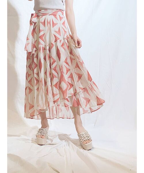 MERCURYDUO（マーキュリーデュオ）の「ジオメトリックプリーツティアードスカート（スカート・レディース・イエロー/ブルー/オレンジ・FREE）」の8枚目の写真