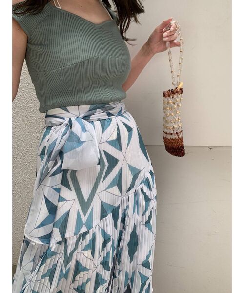 MERCURYDUO（マーキュリーデュオ）の「ジオメトリックプリーツティアードスカート（スカート・レディース・イエロー/ブルー/オレンジ・FREE）」の6枚目の写真