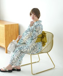 utatane（ウタタネ）の「浴衣3点セット 綿麻 緑の縦ぼかしに花（浴衣）」