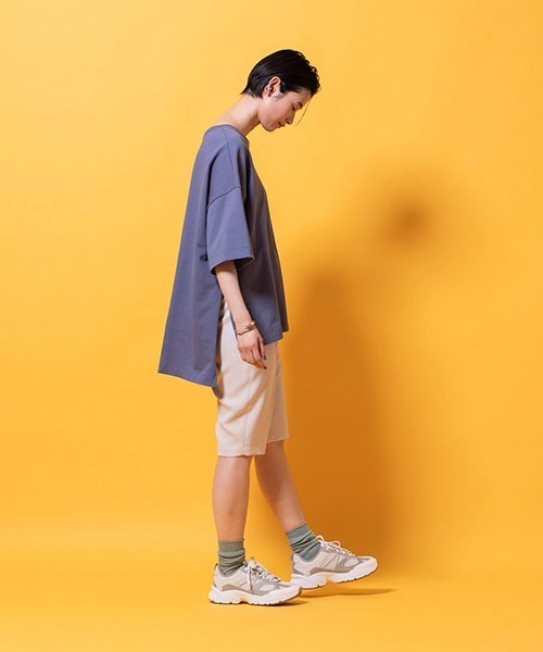 lautreamont BLEUBLANC（ロートレアモンブルーブラン）の「サイドスリットジャージTシャツ（Tシャツ/カットソー・レディース・ホワイト/ブラック/ブルー/キャメル・9号）」の7枚目の写真