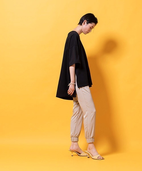 lautreamont BLEUBLANC（ロートレアモンブルーブラン）の「サイドスリットジャージTシャツ（Tシャツ/カットソー・レディース・ホワイト/ブラック/ブルー/キャメル・9号）」の14枚目の写真