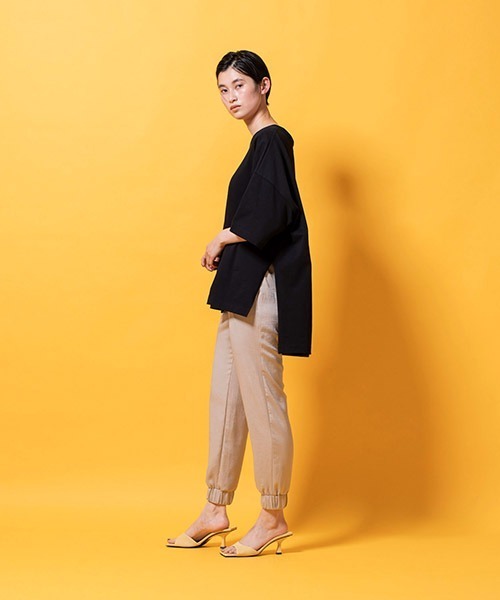 lautreamont BLEUBLANC（ロートレアモンブルーブラン）の「サイドスリットジャージTシャツ（Tシャツ/カットソー・レディース・ホワイト/ブラック/ブルー/キャメル・9号）」の16枚目の写真