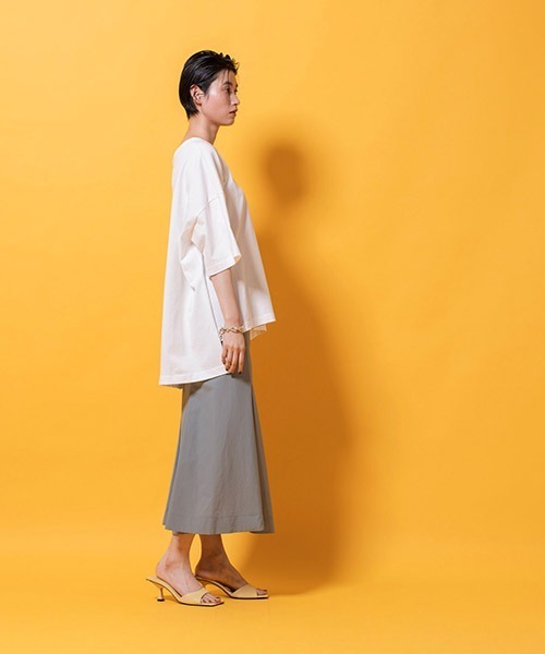 lautreamont BLEUBLANC（ロートレアモンブルーブラン）の「サイドスリットジャージTシャツ（Tシャツ/カットソー・レディース・ホワイト/ブラック/ブルー/キャメル・9号）」の20枚目の写真