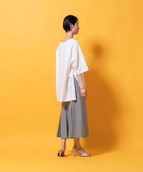 lautreamont BLEUBLANC（ロートレアモンブルーブラン）の「サイドスリットジャージTシャツ（Tシャツ/カットソー・レディース・ホワイト/ブラック/ブルー/キャメル・9号）」の21枚目の写真