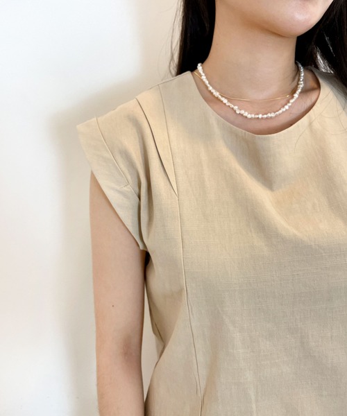 CEMONEMO(セモネモ)の「リネン混 ショルダータック トップス(シャツ/ブラウス・レディース・ホワイト/ブラック/ベージュ・FREE)」の1枚目の写真