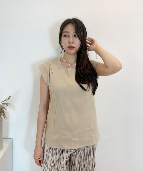 CEMONEMO(セモネモ)の「リネン混 ショルダータック トップス(シャツ/ブラウス・レディース・ホワイト/ブラック/ベージュ・FREE)」の21枚目の写真