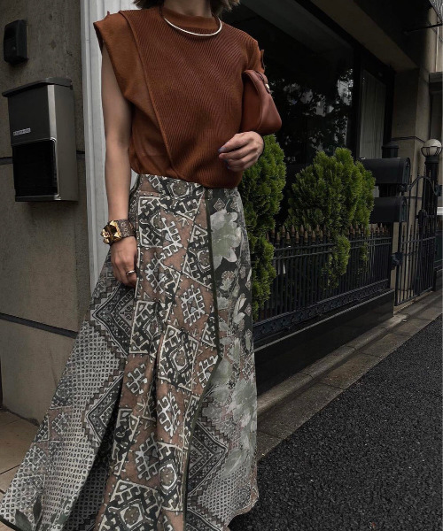 AMERI アメリヴィンテージ　ドレープスカート　変形スカート　M ブラック セール】UND CRACKED METALLIC TIGHT SKIRT（スカート）｜Ameri