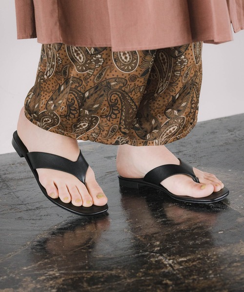 GLOBAL WORK（グローバルワーク）の「PUトングサンダル/948868（サンダル・レディース・ブラック/オフホワイト/ブラウン/ライトベージュ・MEDIUM/LARGE）」の3枚目の写真