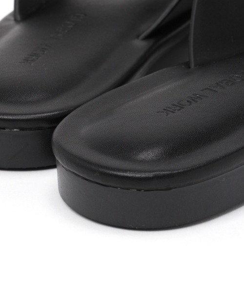 GLOBAL WORK（グローバルワーク）の「PUトングサンダル/948868（サンダル・レディース・ブラック/オフホワイト/ブラウン/ライトベージュ・MEDIUM/LARGE）」の6枚目の写真