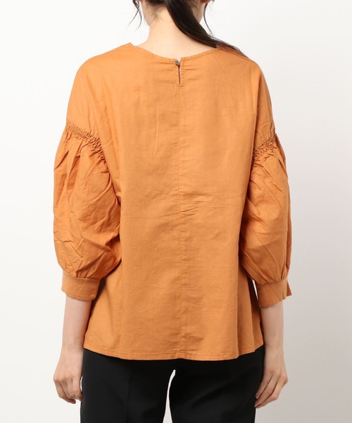 RNA-N（アールエヌエーエヌ）の「B2642 シャーリングスリーブリブブラウス（シャツ/ブラウス・レディース・ブラック/オフホワイト/オレンジ・MEDIUM）」の4枚目の写真