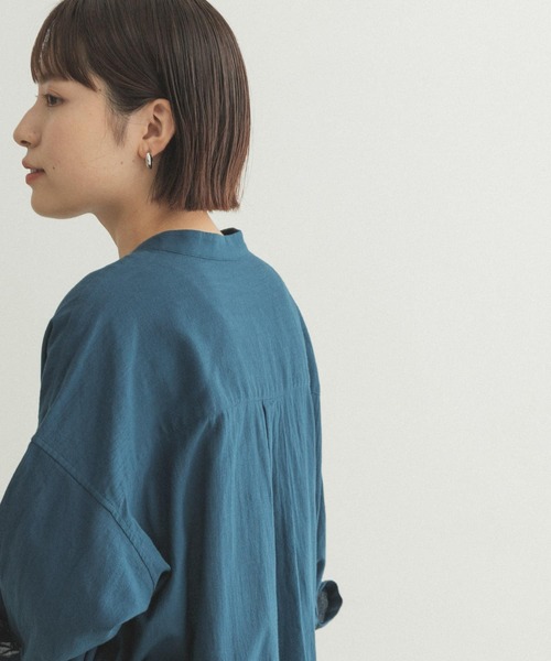FORK&SPOON(フォークアンドスプーン)の「FORK&SPOON スクエアカット7分袖シャツ(シャツ/ブラウス・レディース・ブラック/ブルー・ONE)」の3枚目の写真