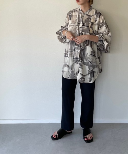 y/m by misato(イムバイミサト)の「アート柄シフォンスタンドオーバーシャツ(シャツ/ブラウス・レディース・パープル/グレー・FREE)」の4枚目の写真