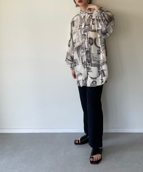 y/m by misato(イムバイミサト)の「アート柄シフォンスタンドオーバーシャツ(シャツ/ブラウス・レディース・パープル/グレー・FREE)」の9枚目の写真