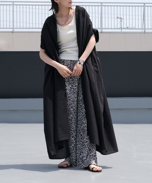ANDJ(アンドジェイ)の「オーバーサイズバンドカラーギャザーワンピース(ワンピース・レディース・オレンジ/グリーン/オフホワイト/ブラック・M)」の5枚目の写真