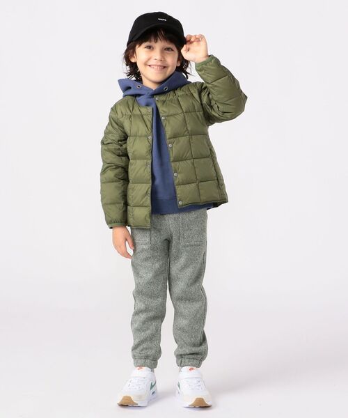 TAION（タイオン）の「【WEB限定】TAION:キッズ ダウン ジャケット(100～140cm)（ダウンベスト・キッズ・ブラック/オリーブ/ベージュ/オレンジ/ライトブルー/ネイビー/ラベンダー・100/110/130/140/120）」の9枚目の写真