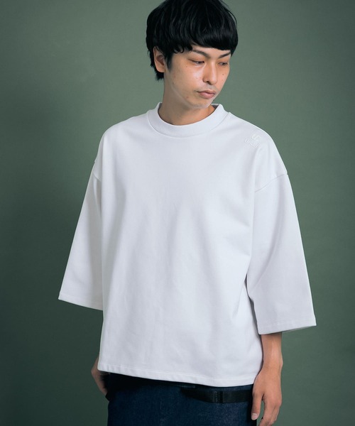 Uiscel(ユイセル)の「Uiscel フィルム裏毛ボリュームプルオーバー(スウェット・メンズ・ホワイト/ブラック・ONE)」の22枚目の写真