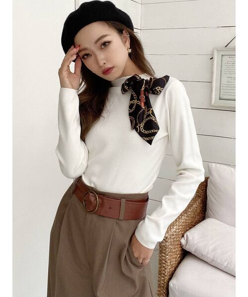 RESEXXY（リゼクシー）の「スカーフデザインニットTOPS（ニット/セーター・レディース・ホワイト/ブラック/ベージュ/キャメル・FREE）」の5枚目の写真