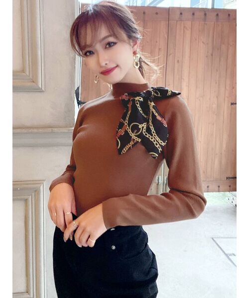 RESEXXY（リゼクシー）の「スカーフデザインニットTOPS（ニット/セーター・レディース・ホワイト/ブラック/ベージュ/キャメル・FREE）」の17枚目の写真