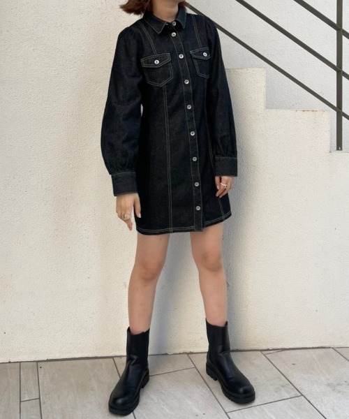 one after another NICE CLAUP（ワンアフターアナザーナイスクラップ）の「これさえあればコーディネートが決まる。デニムミニワンピース（ワンピース・レディース・ブラック/ブラウン/ネイビー・FREE）」の7枚目の写真