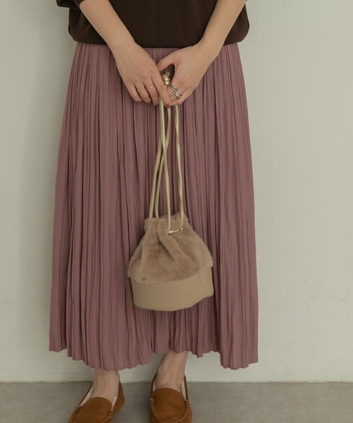 RODE SKO(ロデスコ)の「MAUD ふわエコファーキンチャク∴(ハンドバッグ・レディース・ブラック/ベージュ/ミント・ONE)」の2枚目の写真