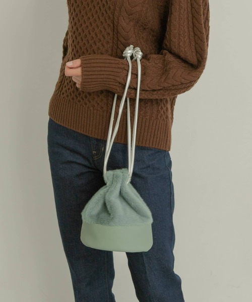 RODE SKO(ロデスコ)の「MAUD ふわエコファーキンチャク∴(ハンドバッグ・レディース・ブラック/ベージュ/ミント・ONE)」の3枚目の写真