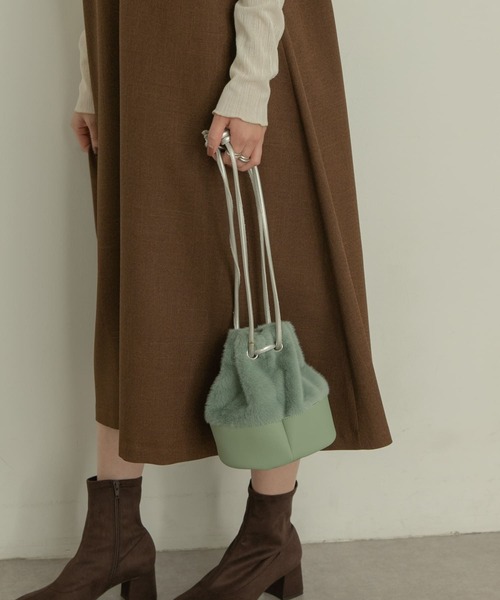 RODE SKO(ロデスコ)の「MAUD ふわエコファーキンチャク∴(ハンドバッグ・レディース・ブラック/ベージュ/ミント・ONE)」の22枚目の写真