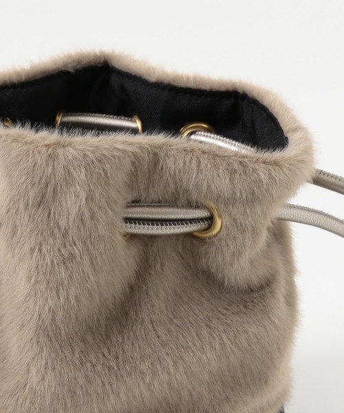 RODE SKO(ロデスコ)の「MAUD ふわエコファーキンチャク∴(ハンドバッグ・レディース・ブラック/ベージュ/ミント・ONE)」の20枚目の写真