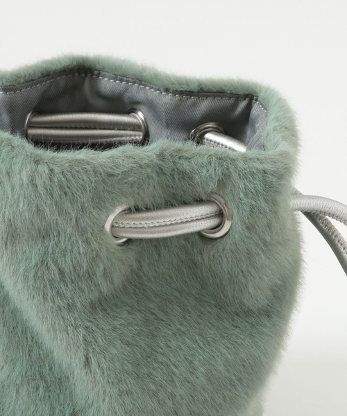 RODE SKO(ロデスコ)の「MAUD ふわエコファーキンチャク∴(ハンドバッグ・レディース・ブラック/ベージュ/ミント・ONE)」の16枚目の写真