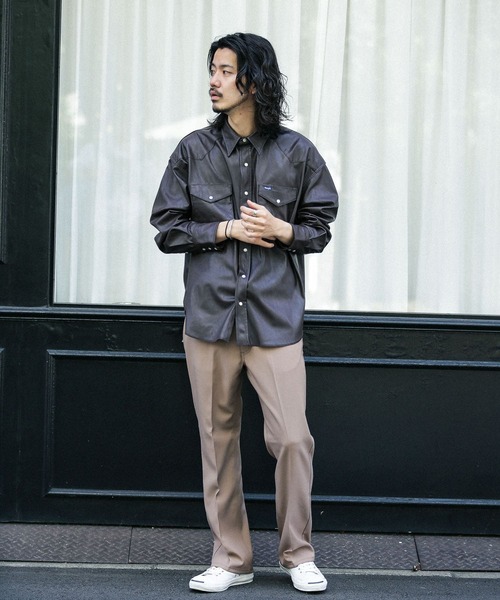 Wrangler（ラングラー）の「Wrangler　SYNTHETIC LEATHER 127MW（シャツ/ブラウス・メンズ・ブラック/ブラウン・MEDIUM/LARGE）」の4枚目の写真