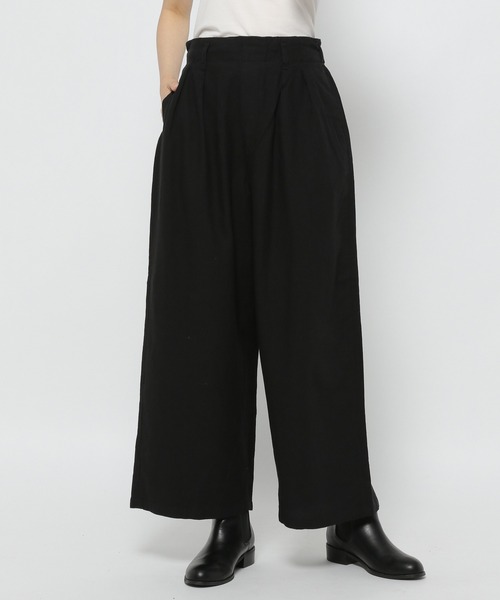 studio CLIP(スタディオクリップ)の「ハイウエストタックワイドパンツ(その他パンツ・レディース・ブラック/レッド/その他1・MEDIUM/LARGE)」の2枚目の写真