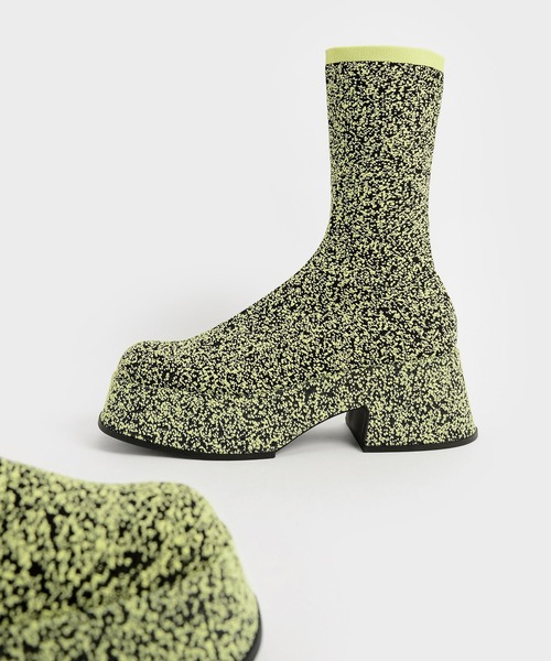 CHARLES & KEITH(チャールズ & キース)の「ニットプラットフォーム ソックスブーツ / Knitted Platform Sock Boots(ブーツ・レディース・ブラック/イエロー・24.5cm/25cm/25.5cm/22.5cm/23cm/23.5cm)」の7枚目の写真